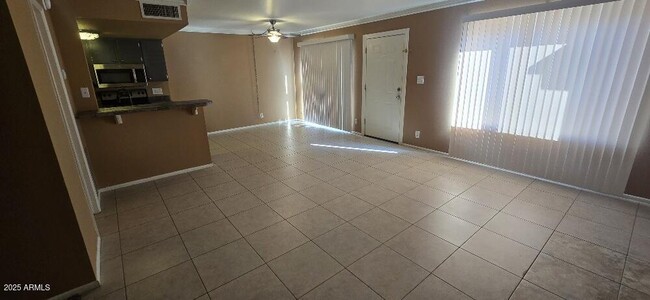 Building Photo - 17014 E Calle Del Oro