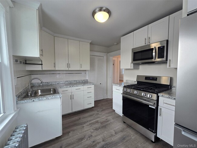 Building Photo - 10 Ohio Ave