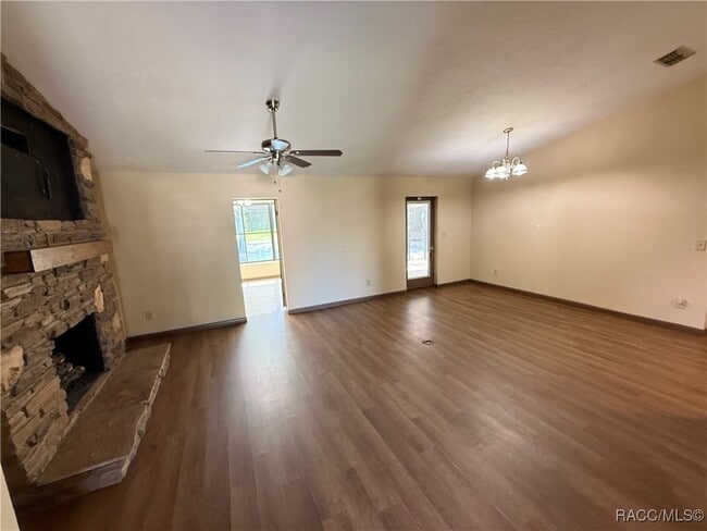 Building Photo - 3632 N Honeylocust Dr