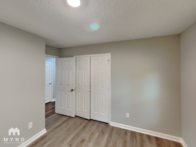 Building Photo - 204 Dovewood Ln