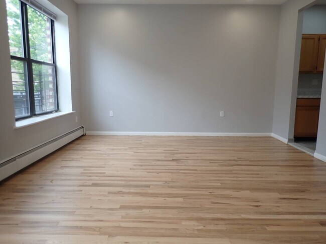 Building Photo - 982 Dumont Ave