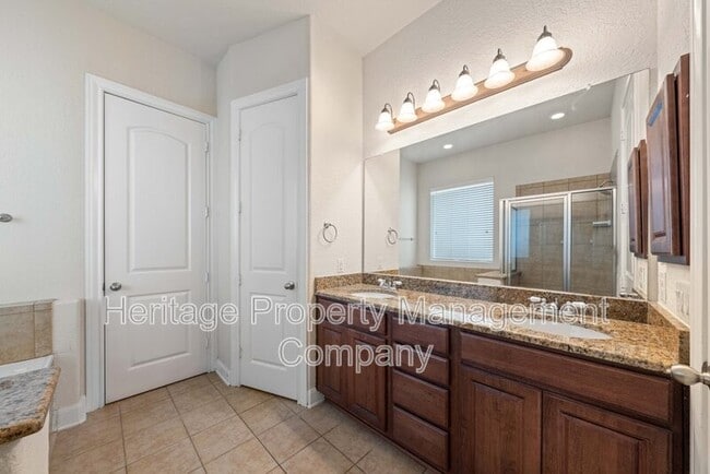 Building Photo - 11230 Begonia rock