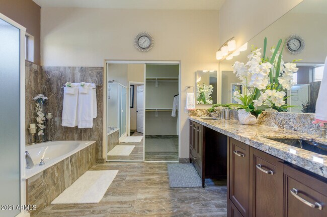 Building Photo - 3922 E Carson Rd