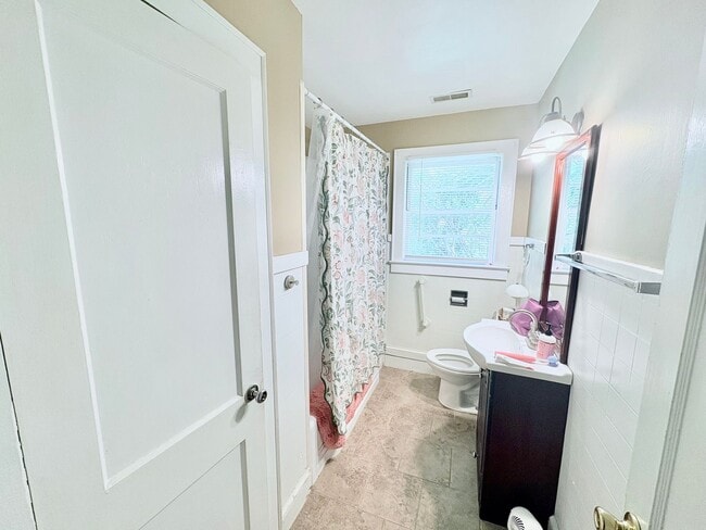 Building Photo - 266 Riggs Dr