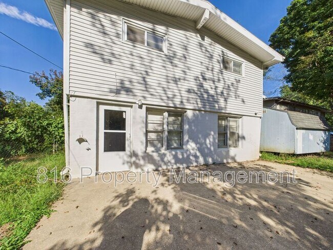 Building Photo - 1004 Anderson St