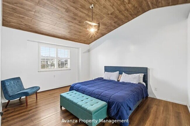 Building Photo - Home for Rent 8735 N. Cedar Ave Unit 151, Fresno, CA 93720 3 Bedroom/2.5 Bath Condo in Fresno (Sh...