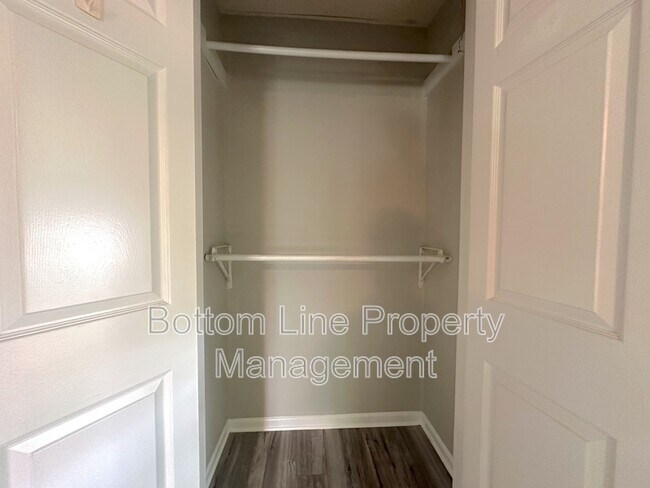 Building Photo - 11824 Larkridge Ct