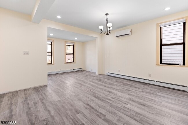 Building Photo - 108 Paine Ave