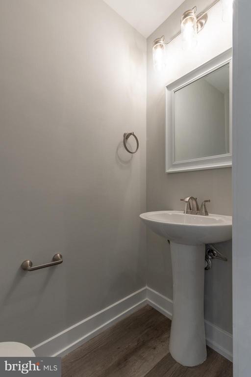 Building Photo - 139 W Huntingdon St