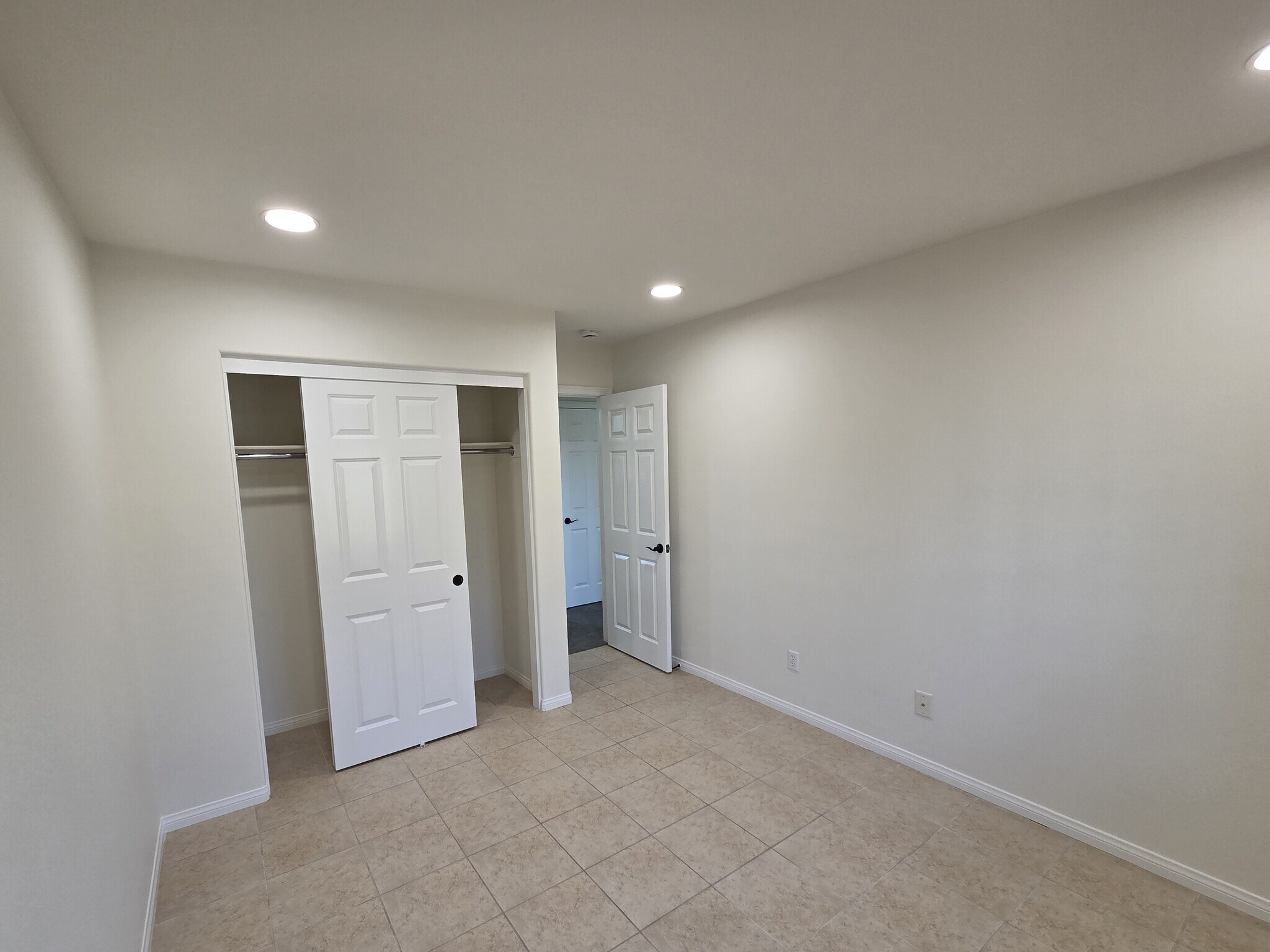 Building Photo - 60 Keepsake