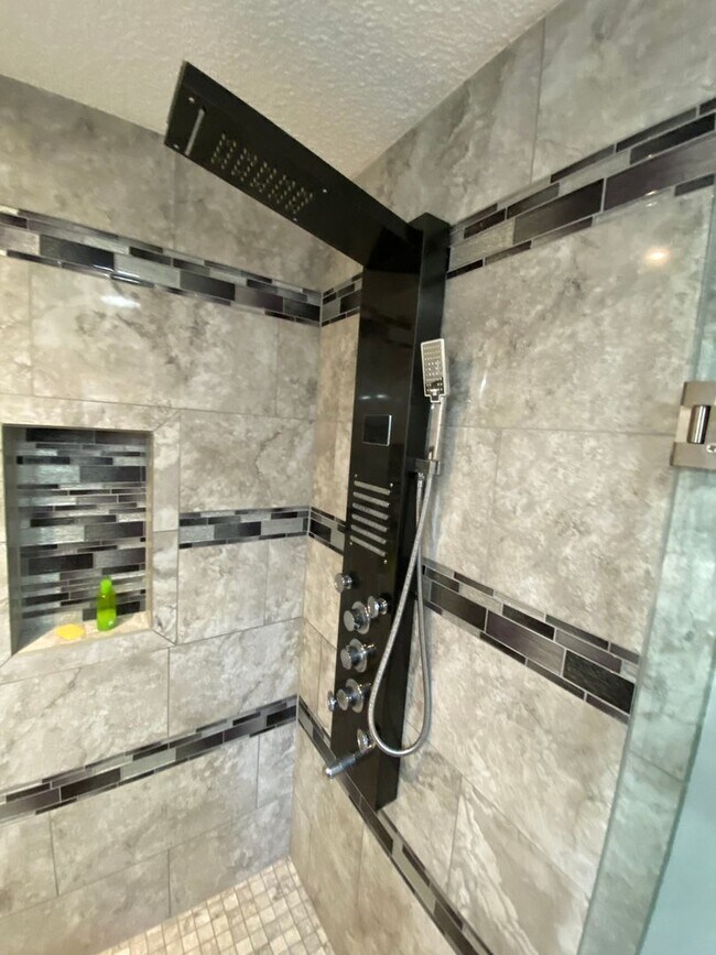 Building Photo - Beautiful ANNUAL, Fully Furnished, turnkey 3 Beds & 2 Baths in The Village of Sabal Chase