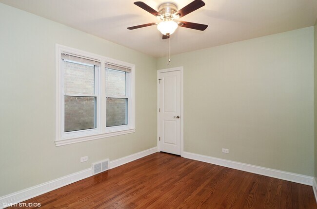 Building Photo - 5225 N Neenah Ave