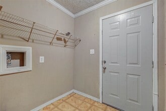 Building Photo - 6054 Ridgeway Dr