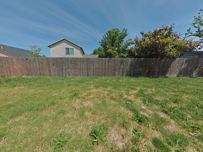Building Photo - 4 Bedroom House ~ Albany
