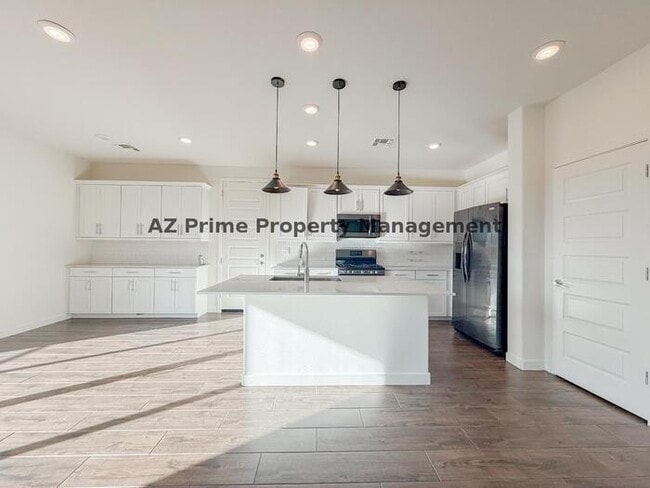 Building Photo - 920 E Anderson Ave