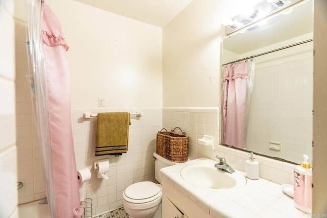 Building Photo - 9720 Brooks Ln