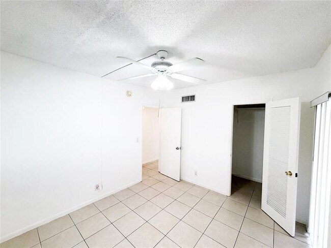 Building Photo - 640 NW 13th St