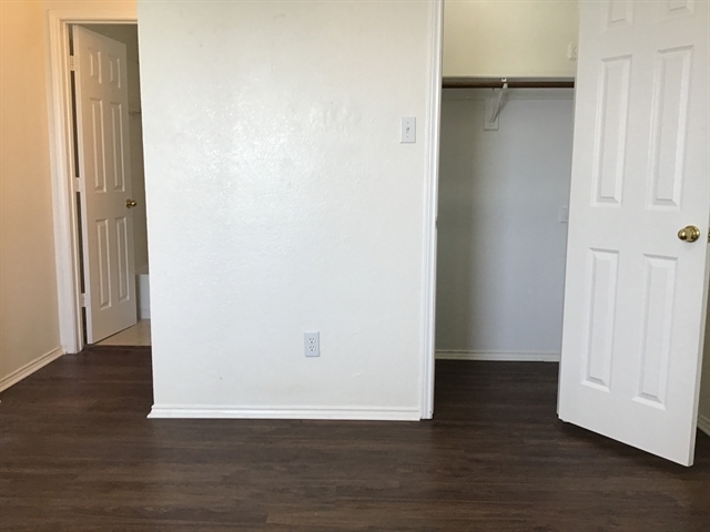 Building Photo - 1701 Oak Bend Ln
