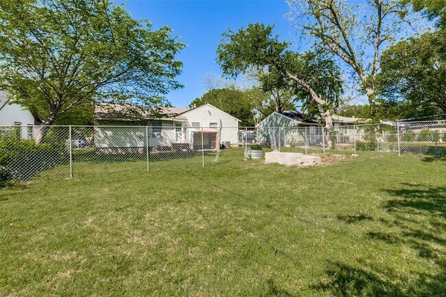 Building Photo - 2140 Montalba Ave