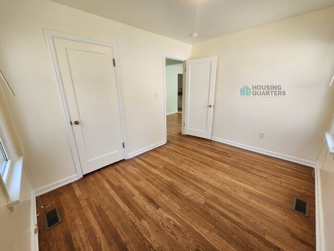 Building Photo - Come see if this is your next home! 2 bed, 1 bath, single-family home in Northwest Spokane!