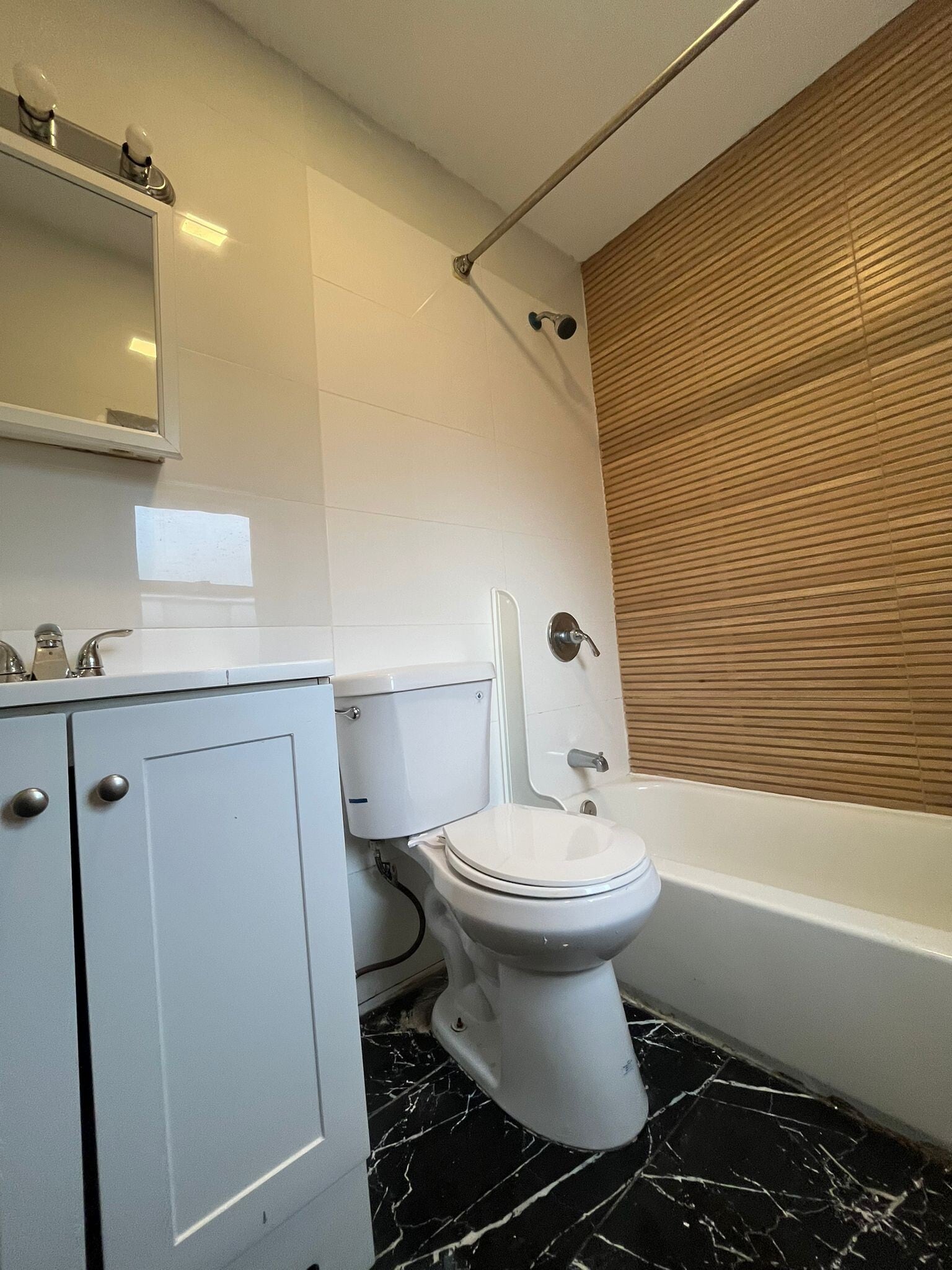 Building Photo - 1149 Summit Ave