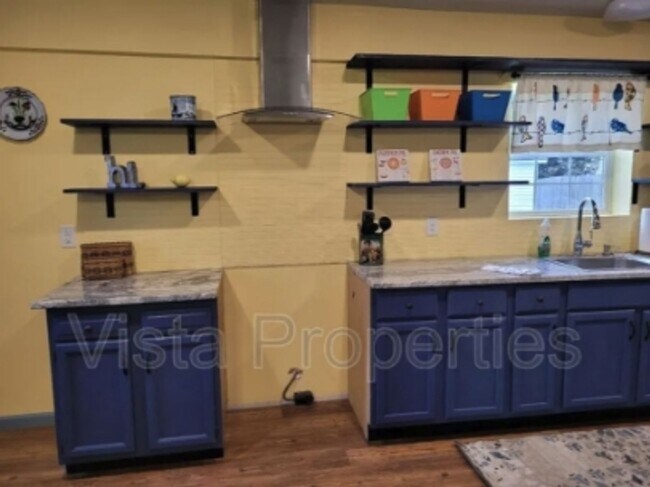 Building Photo - 40216