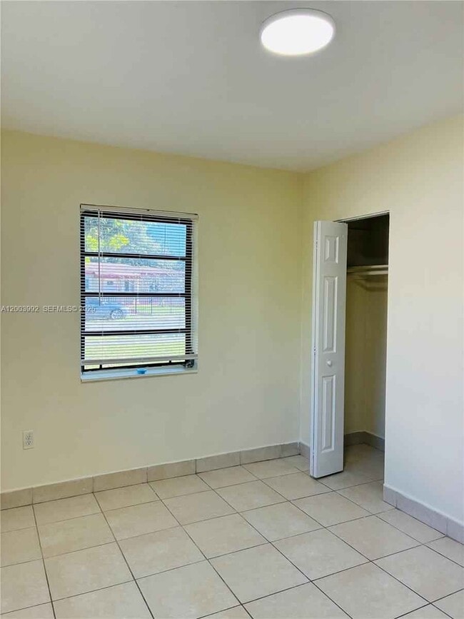 Building Photo - 275 NW 190th St