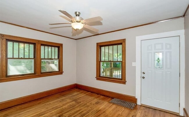 Building Photo - 1050 17th St NE