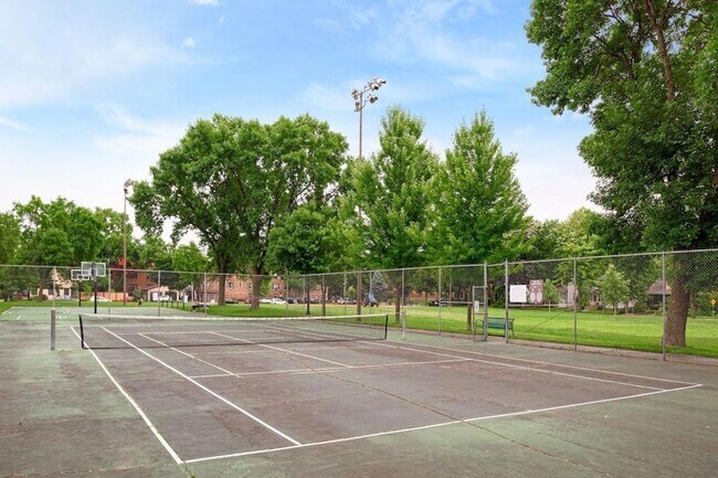 Building Photo - 3023 Dupont Ave S