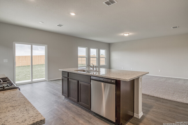 Building Photo - A charming 4 beds and 2.5 bath is now ready!