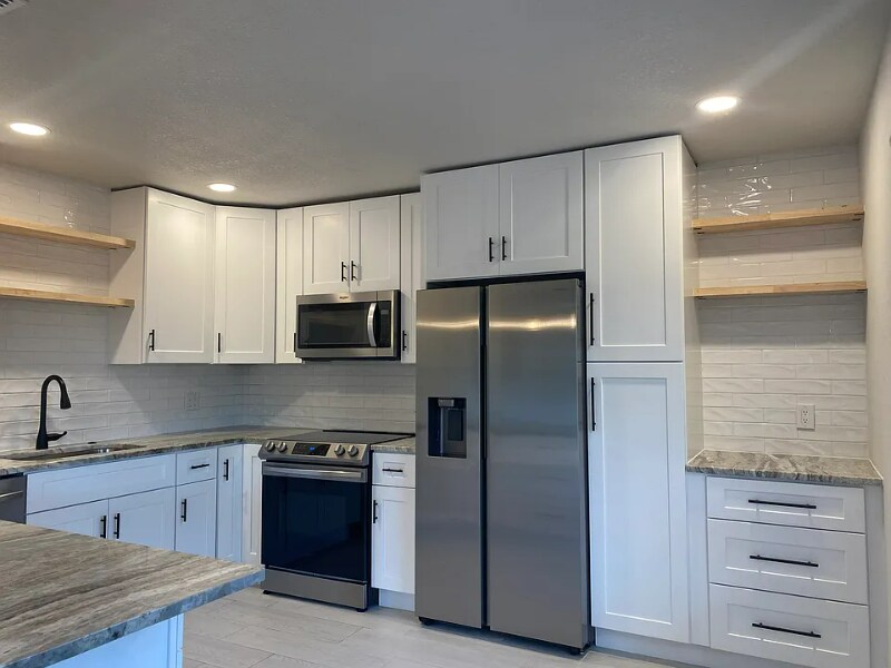 Building Photo - 909 S Colonial Ct
