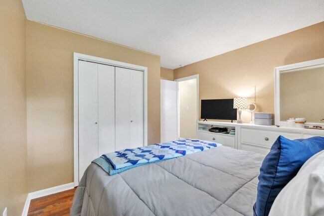 Building Photo - 87 Briarview Cir