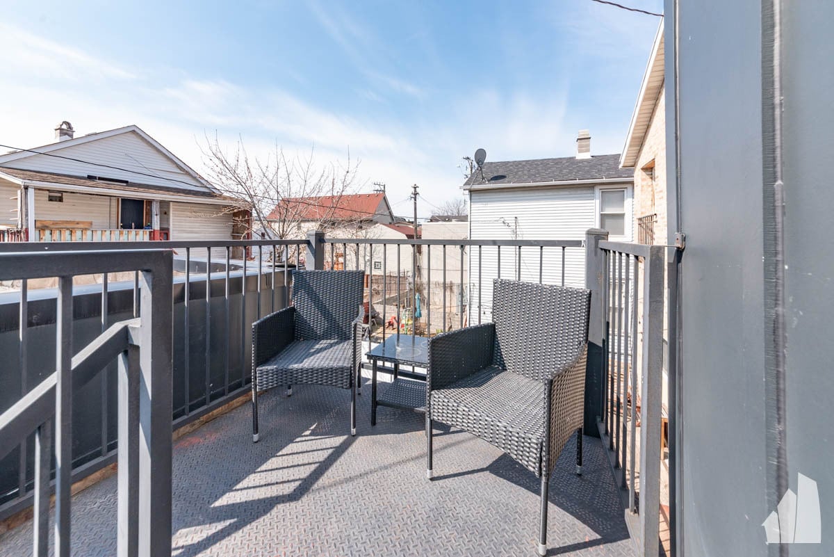 Building Photo - 1013 W 18th St