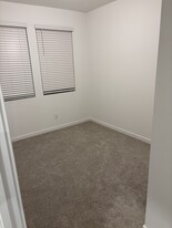 Building Photo - 2802 S Flat Cir