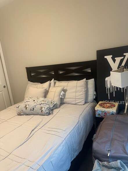 Building Photo - 6493 Cyrils Dr