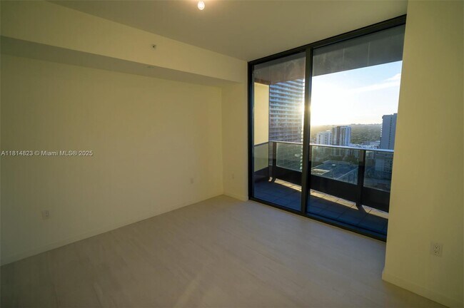 Building Photo - 1000 Brickell Plaza