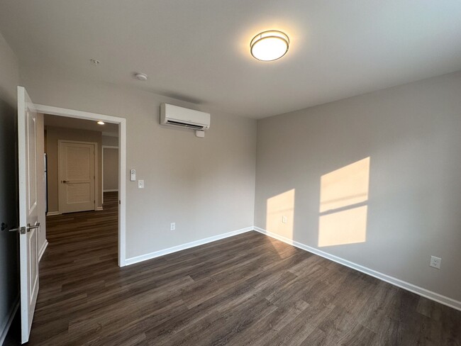 Building Photo - 5508 Belair Rd