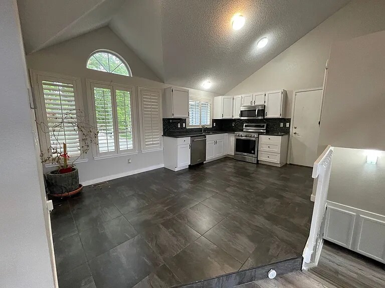 Building Photo - 3738 Rosewalk Ct