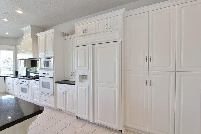 Building Photo - Immaculate & Captivating Home in Lexington Hills