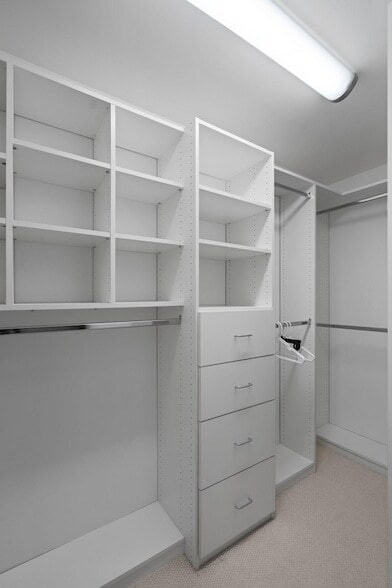 Building Photo - 2885 Knox Ave S