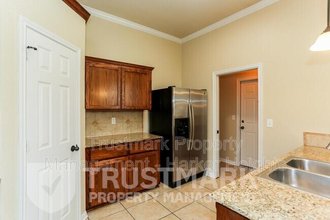Building Photo - 401 W Libra Dr