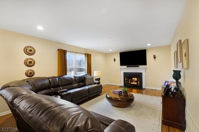 Building Photo - 70 Alvin Sloan Ave