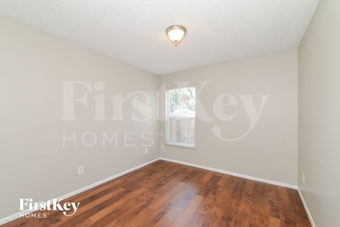 Building Photo - 6205 63rd Ave E