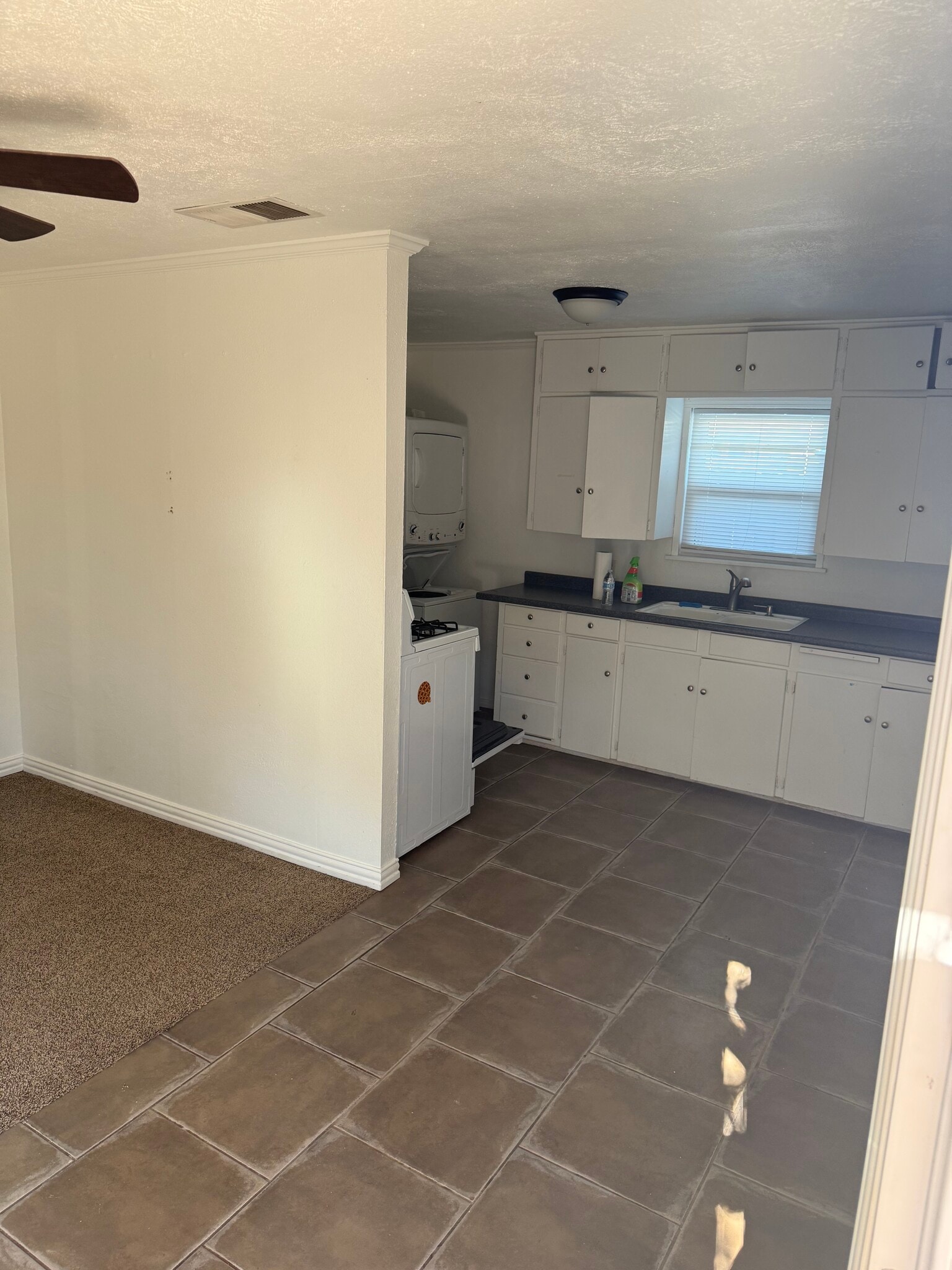 Building Photo - 710 Storey Ave