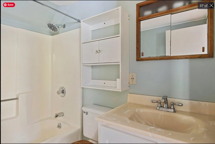 Building Photo - 142 NH Route 25