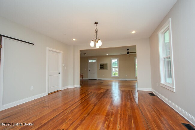 Building Photo - 6209 Applegate Ln