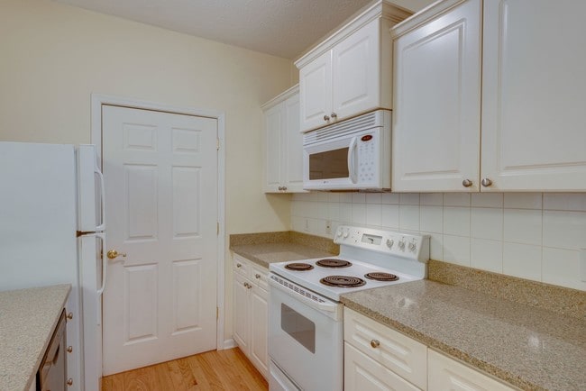 Building Photo - Condo in Hillmont of Green Hills