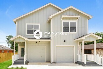 Building Photo - 3 Bedroom Pet-Friendly Home in Houston, TX with Main Street Renewal