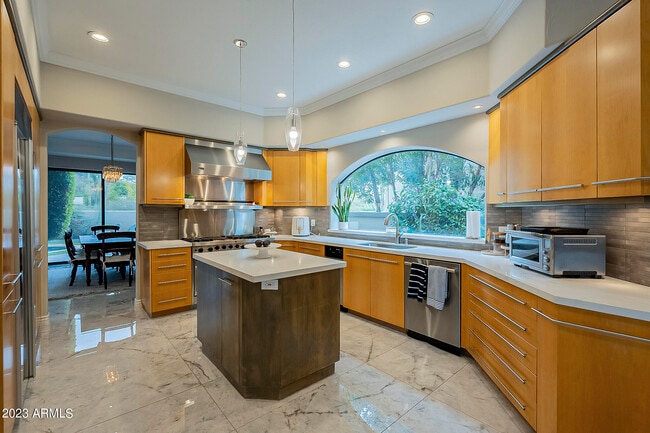 Building Photo - 7878 E Gainey Ranch Rd
