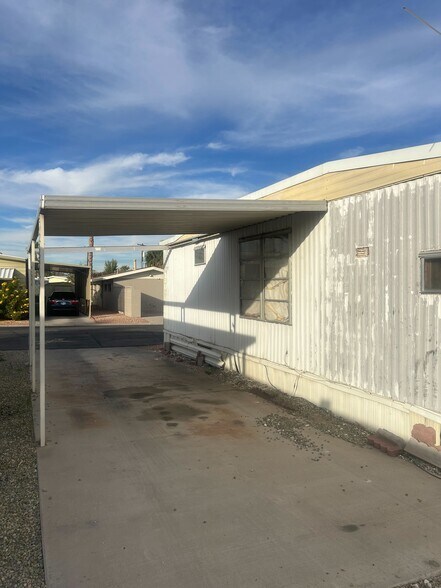 Building Photo - 3601 E Wyoming Ave